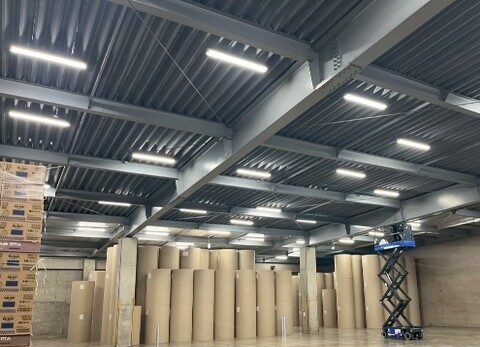 IS遮熱シートの施工前と施工後の様子