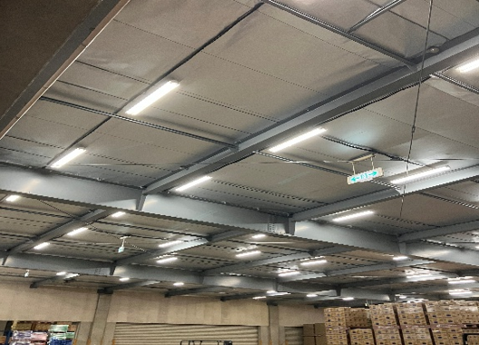 IS遮熱シートの施工前と施工後の様子